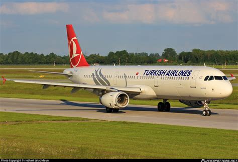 Tc Jrz Turkish Airlines Airbus A Photo By Riethart Tatschdaun