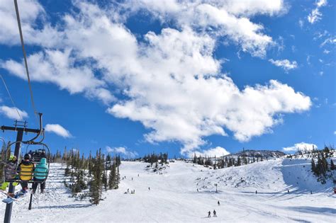 Brian Head Resort offers winter snowboarding and skiing to Utah