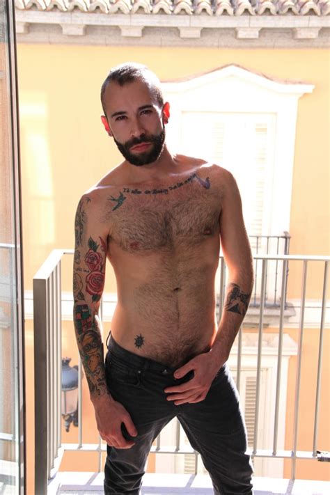 Angel Garcia le modèle du site porno gay Frenchporn