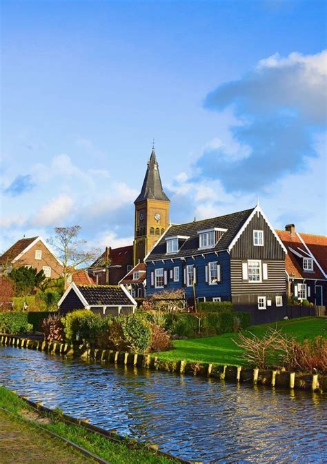 Solve Marken Netherlands jigsaw puzzle online with 117 pieces