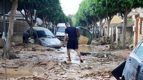 Inondations En Espagne Les Habitants De Valence Appel S Rester Chez