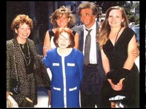 Peter Falk & Alyce Falk with Daughters, Jackie & Catherine Falk - YouTube