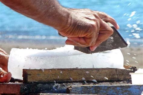 How To Shave Ice By Hand Using A Manual Ice Shaver Raspador Happy