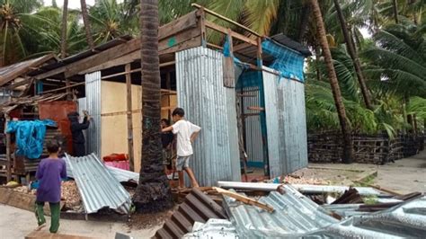 Rumah Warga Selayar Rusak Diterjang Angin Dan Gelombang Air Laut