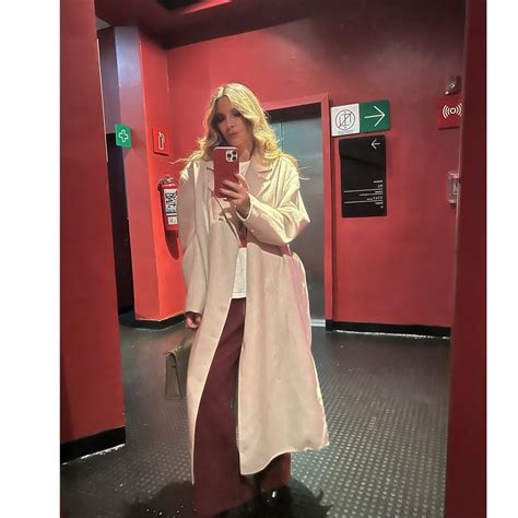 ISSABELA (@issabelacamil) • Instagram photos and videos