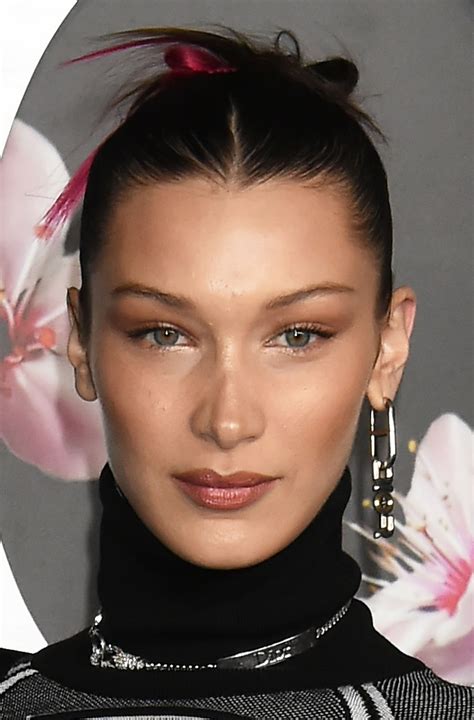 Bella Hadid Debuted Pink Hair At Dior Homme’s Tokyo Show Teen Vogue