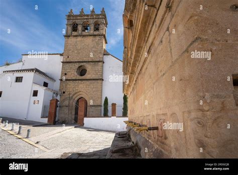 Eight Spout Fountain Los Ocho Canos And Nuestro Padre Jesus Church