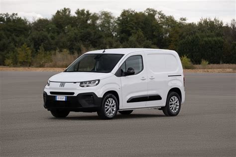 Nouveau Fiat Dobl L Utilitaire Compact