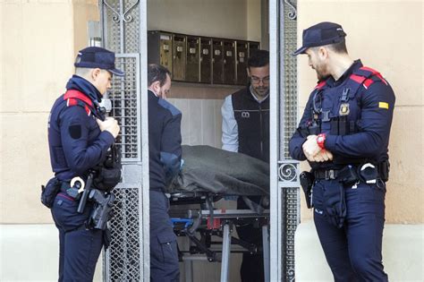 Un Hombre Mata A Sus Padres Y Se Suicida En Barcelona