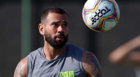 Após partida da Copa do Brasil Vasco e Leandro Castan vão debater