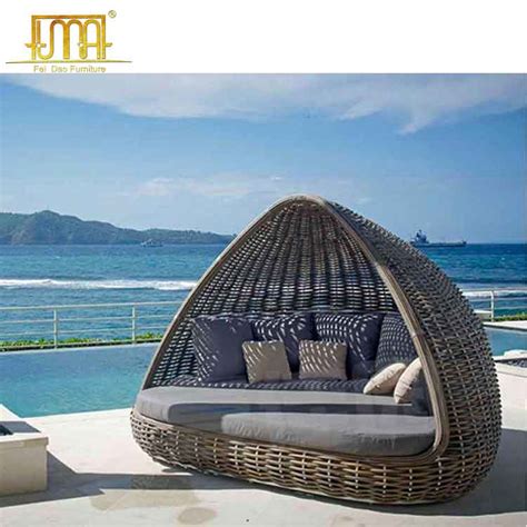 Rattan Canopy Daybed With Washable Cushions - Feidao