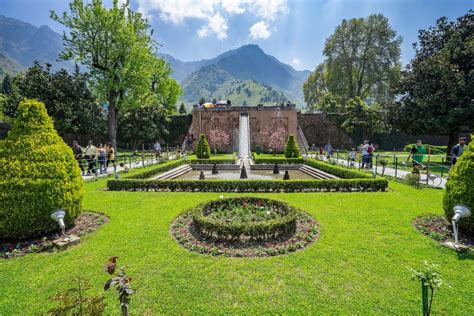 Famous Gardens Of Kashmir Fasci Garden