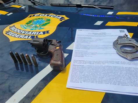 Prf Prende Homem Arma Muni Es E Dois Mandados De Pris O Pendentes