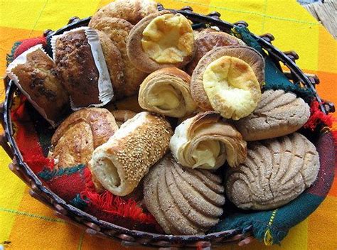 Pan Dulce Una Tiendita Mexican Sweet Breads Mexican Pastries Pan Hot