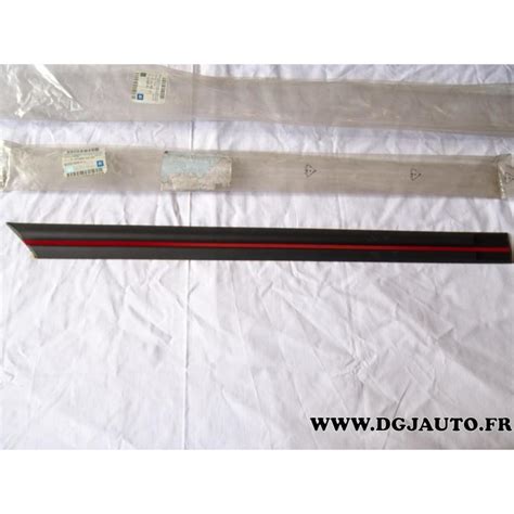 Baguette Moulure De Porte Arriere Droite Liseret Rouge Pour