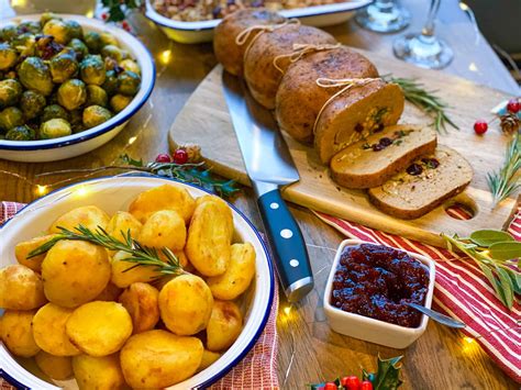 The Ultimate Vegan Christmas Menu With All The Trimmings