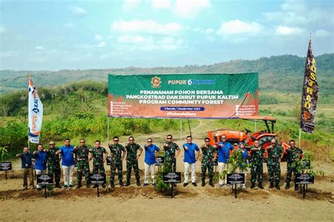 Penanaman Pohon Bersama Pangkostrad Dan Dirut Pupuk Kaltim Program