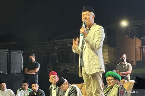 Malam Tahun Baru Ganjar Ajak Masyarakat Indonesia Jaga Kekompakan