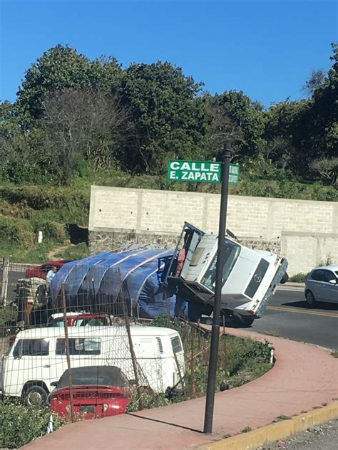 Noticias Teziutlan Informa Volcadura De Un Cami N En La Carretera