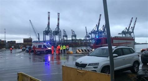 Incidente Al Porto Di La Spezia Auto Finisce In Mare Morto Il