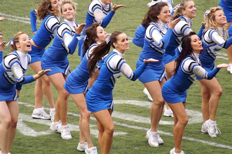 Cheerleaders Carabins Football Université De Montréal Oct … Flickr