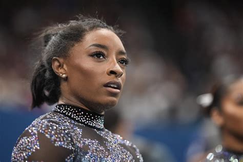 Medalha De Ouro Nas Olimp Adas Simone Biles Posta Indireta Para Trump