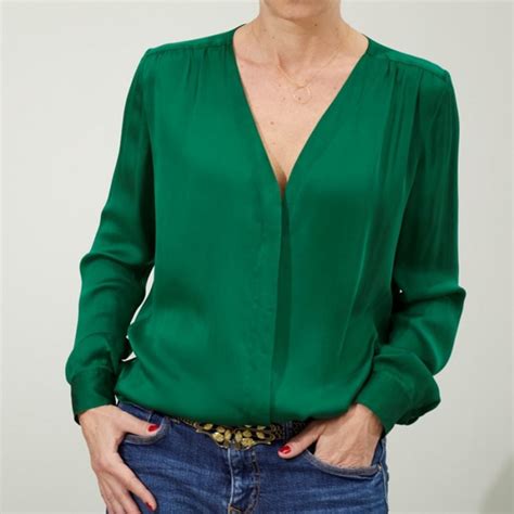 V Neck Blouse In Emerald Green Natural Silk Bérangère V Dressologie