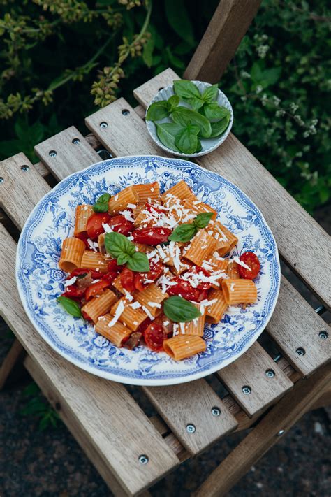 Rigatoni Aux Tomates Cerises Et Au Guanciale