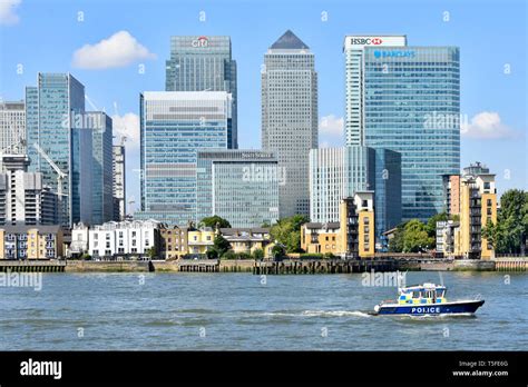 Edificios Bancarios Fotografías E Imágenes De Alta Resolución Alamy