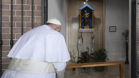 Papa Francesco Abbraccia Il Suo Piemonte Un Bagno Di Affetto Tra Bimbi