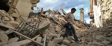 Terremoto In Centro Italia Amatrice Distrutta Come Aiutare