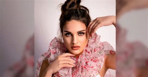 Actress Himanshi Khurana Opens Up About Her Encounter With Depression