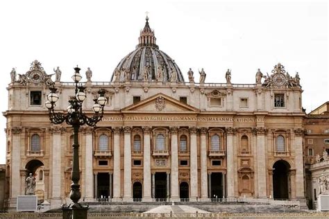 Exclusive Guided Tour Sistine Chapel Museum Basilica Entrance Walk