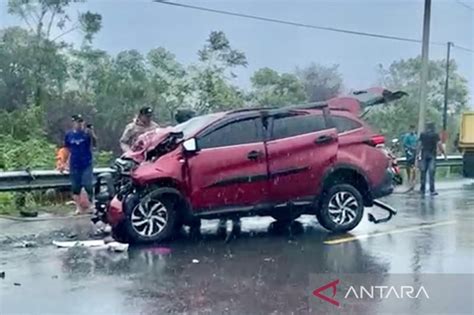 Kecelakaan Maut Kia Pregio Vs Toyota Rush Di Aceh Jaya Orang Tewas