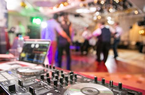 Wedding Reception Entertainment Ideas That Ll Wow Your Guests