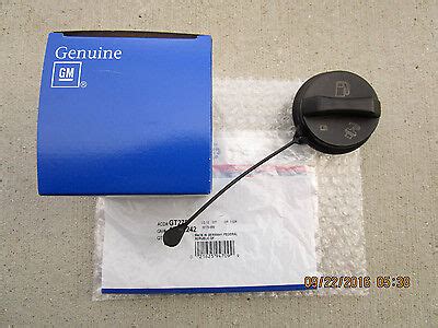 03 04 CHEVY SSR BASE CONVERTIBLE FUEL GAS TANK FILLER CAP WITH TETHER