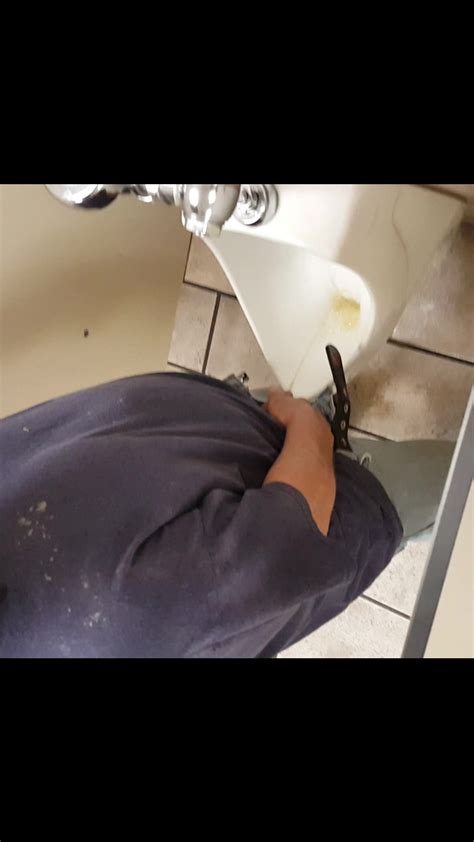 21st Successful Urinal Spy Attempt