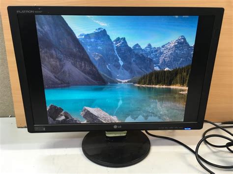 Monitor LG Flatron W2242T 22 Widescreen LCD Display Appears To Function