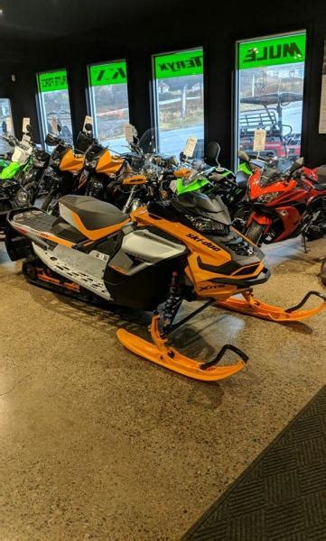 Dealer Pics Of Orangesilver 900t Xrs Ski Doo Snowmobiles Forum