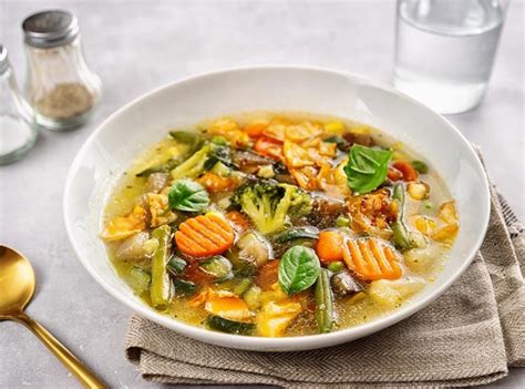 3 recetas de sopa de verduras FÁCILES y sanas PequeRecetas