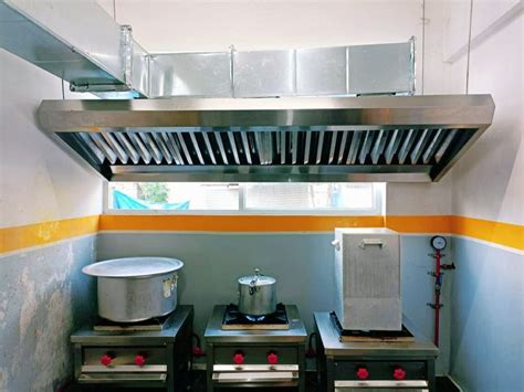 Rectangular Ss Commercial Kitchen Chimney For Restaurant Capacity