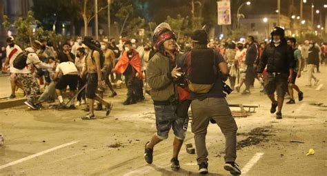 Consejo De La Prensa Peruana Condena “cobardes Ataques” A Periodistas En Las Protestas En Lima