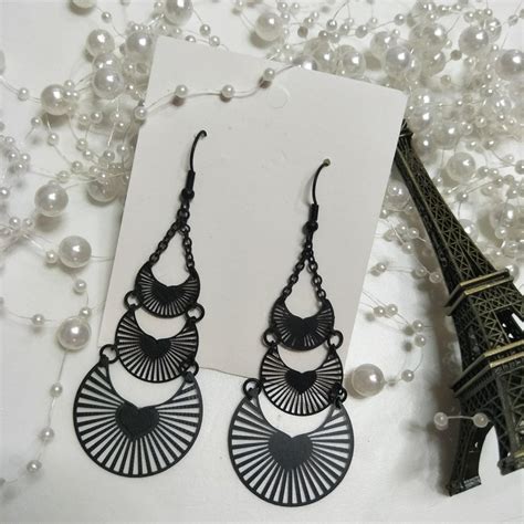 Lovisa Black Dangle With Love Fashion Earrings Newpreloved Shopee