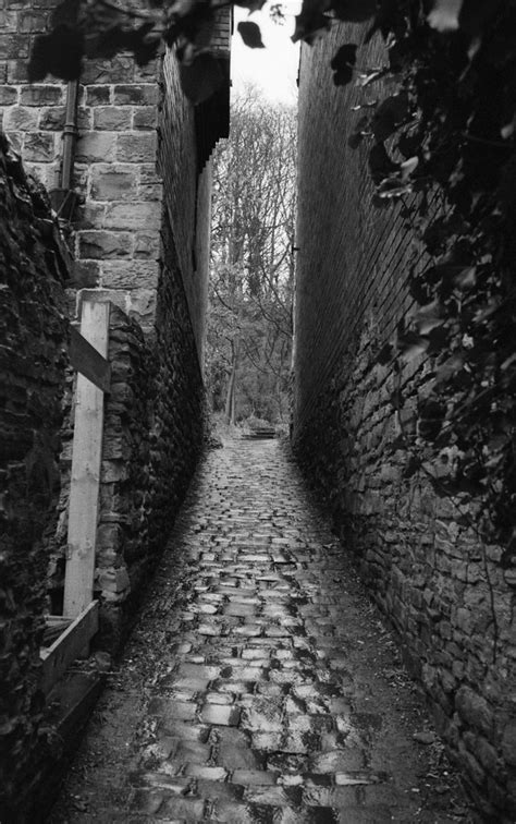 Alley Explored Ilford Delta 400 400 Expired Oct 2004 Flickr