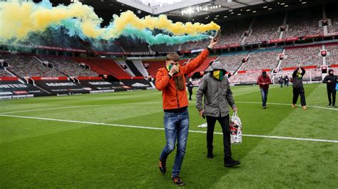 Manchester United V Liverpool Postponed After Fans Break Into Old