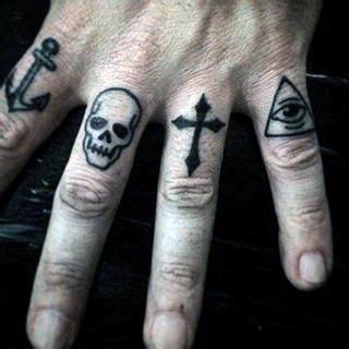 Képtalálat a következőre men finger tattoo Skull finger tattoos