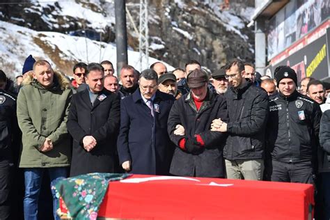 Jan Başkan on Twitter RT ahmetmgenc Depremde hayatını kaybeden