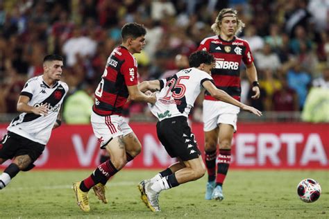 Confira imagens do clássico entre Flamengo e Vasco pelo Campeonato