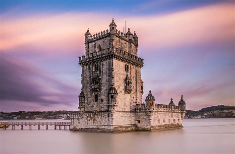 Admirez la tour de Belém cet imposant édifice médiéval qui sublime le