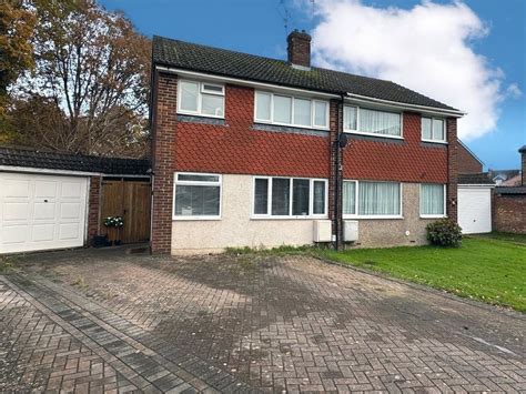 3 Bed Semi Detached House For Sale In Highfield Close Farnborough